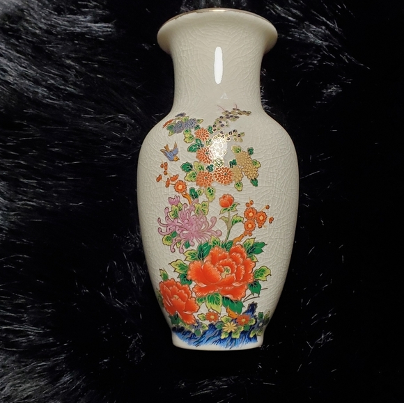 Live Show But Silent - Picture 2 of 5